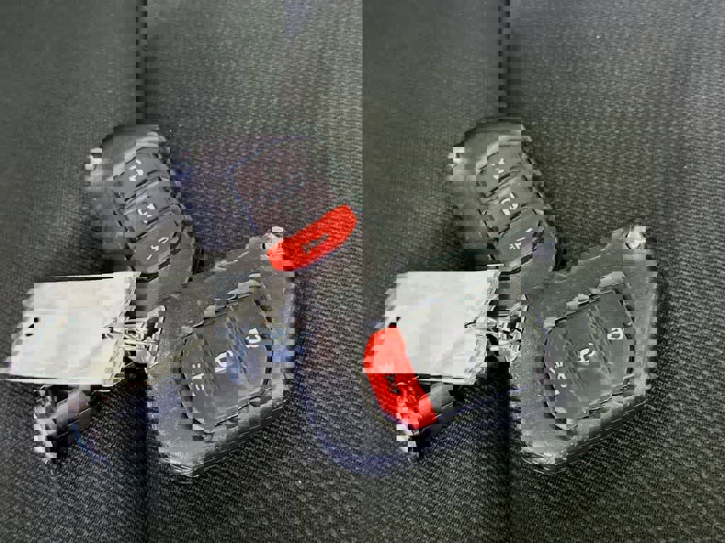 Used 2019 Jeep Wrangler Unlimited Sahara w/ LED Lighting Group image 25