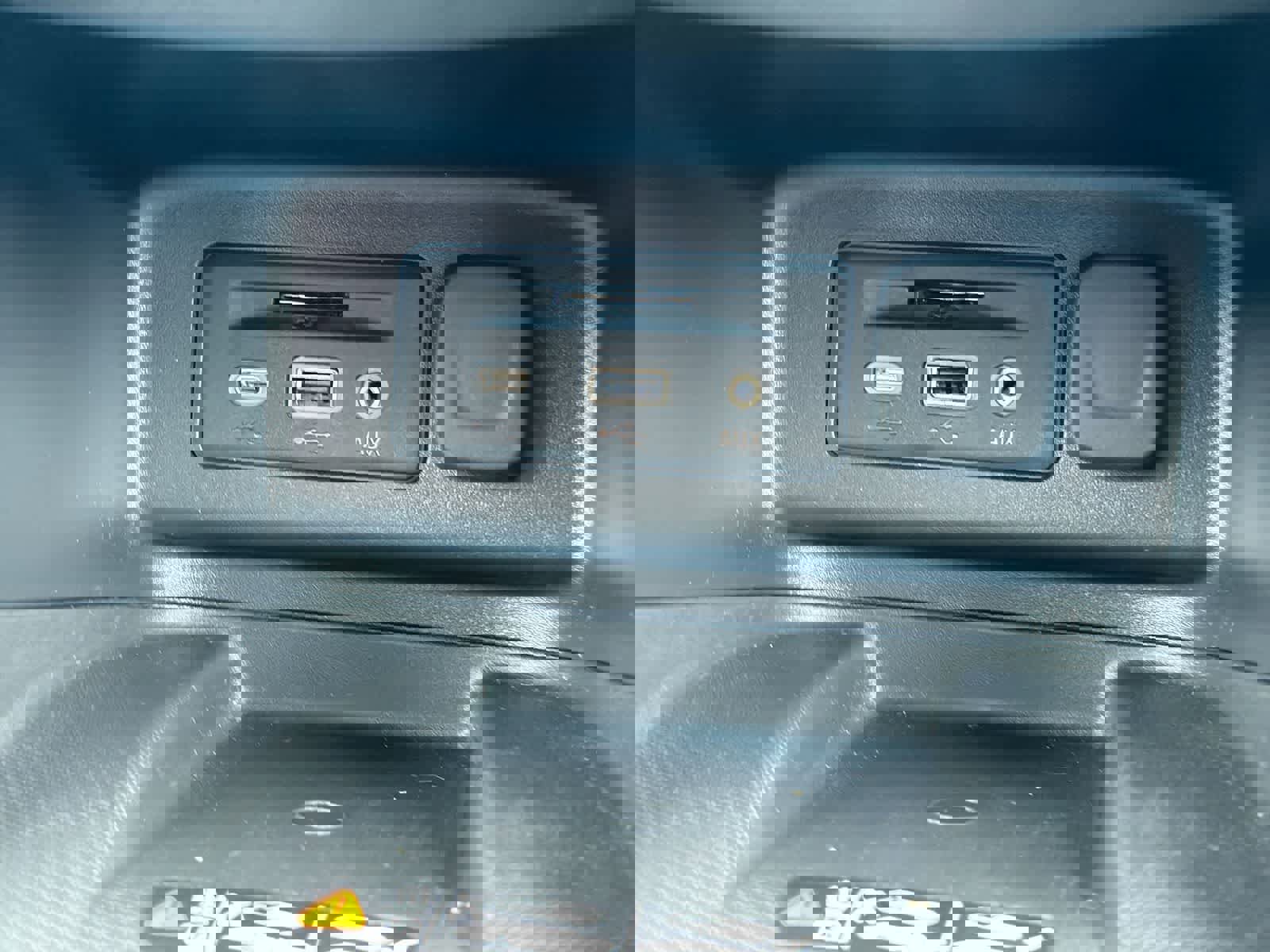 Used 2023 Chevrolet Equinox Premier w/ LPO, Floor Liner Package image 31