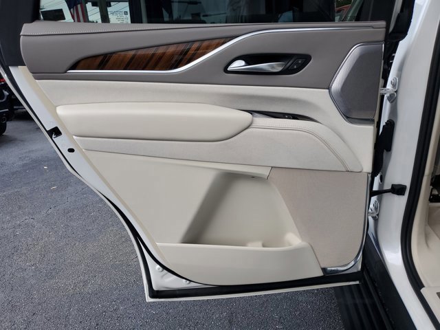 Used 2023 Cadillac Escalade Premium Luxury Platinum image 13