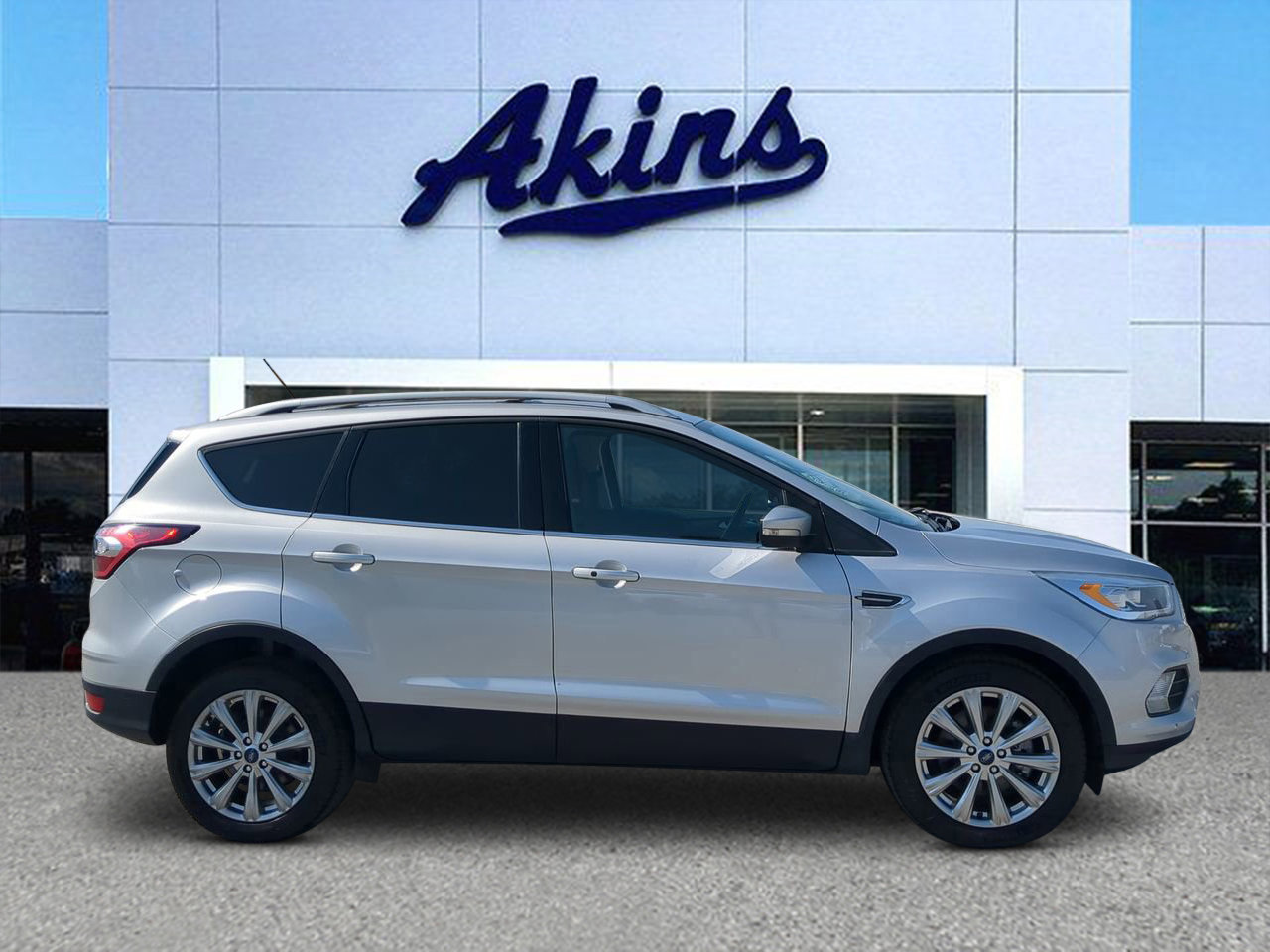 Certified 2018 Ford Escape Titanium image 5