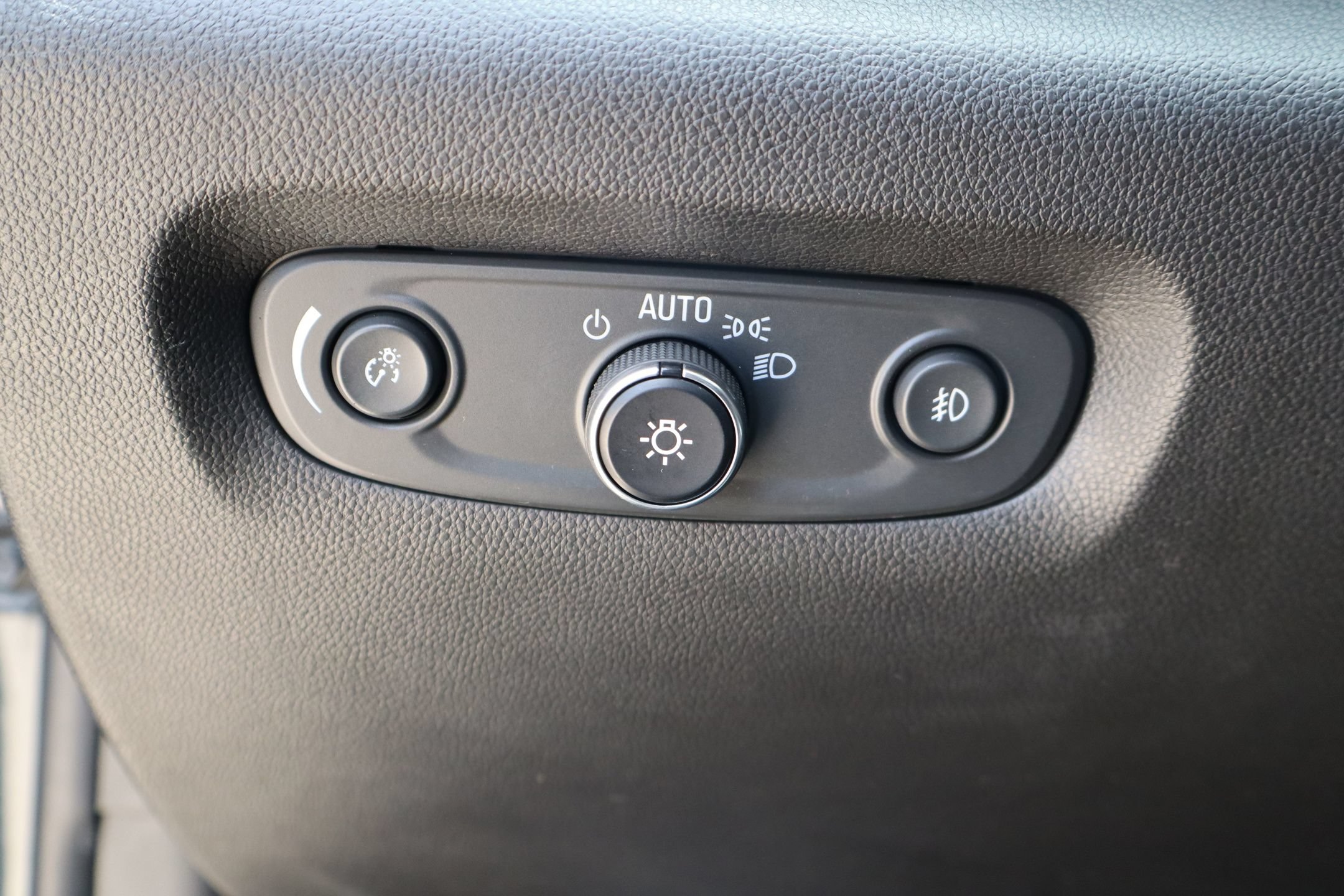 Used 2020 Chevrolet Traverse LT FWD image 14
