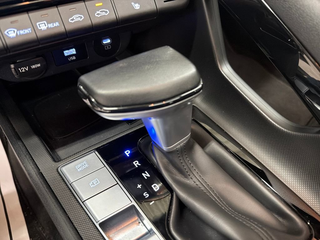 Used 2025 Hyundai Elantra SEL image 30