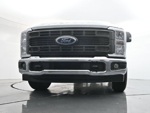 Certified 2026 Ford F250 XL w/ XL Chrome Package RWD image 44