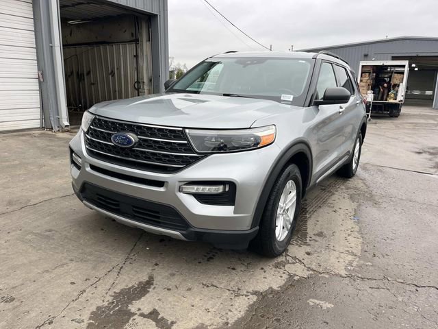 Certified 2022 Ford Explorer XLT w/ Equipment Group 202A image 7