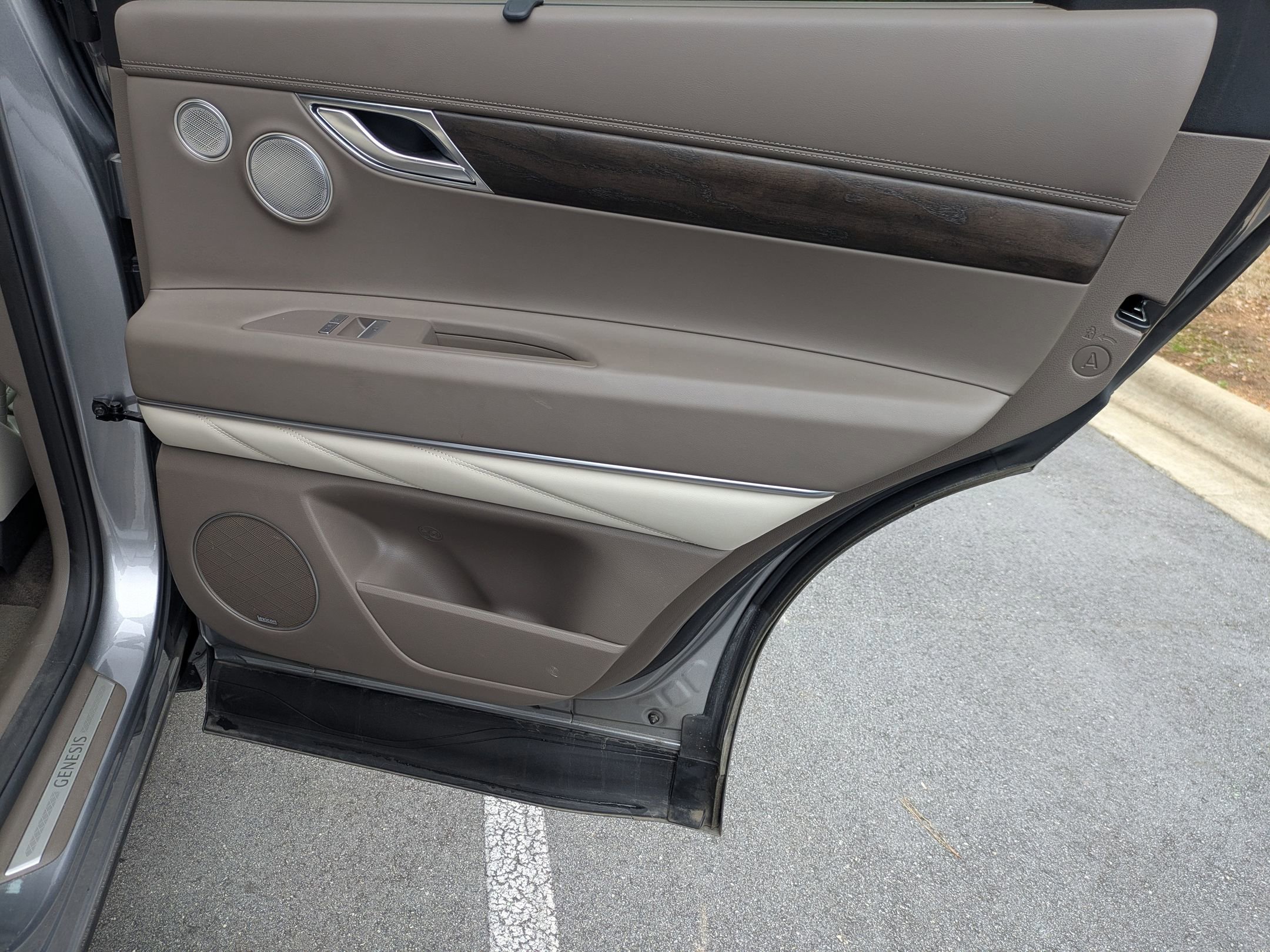 Used 2024 Genesis GV80 3.5T w/ Advanced Package image 35