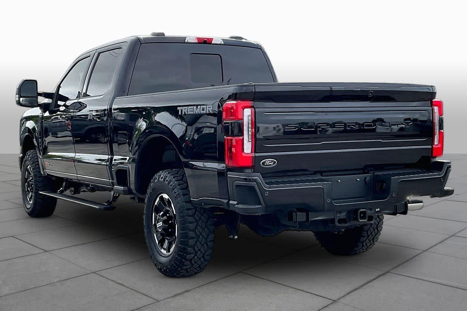Certified 2025 Ford F250 Platinum w/ Tremor Off-Road Package AWD/4WD image 12