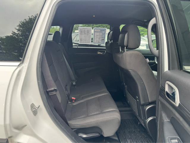 Used 2021 Jeep Grand Cherokee Laredo AWD/4WD image 12