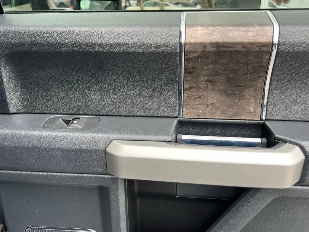 Certified 2022 Ford F350 Lariat w/ Chrome Package image 18