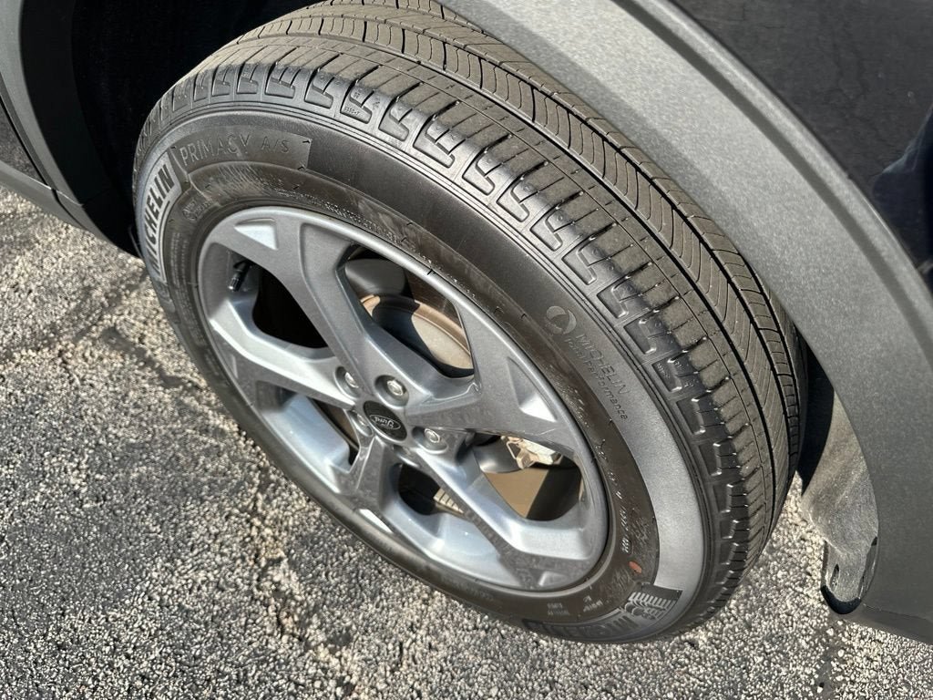 Certified 2025 Ford Escape ST-Line AWD/4WD image 8