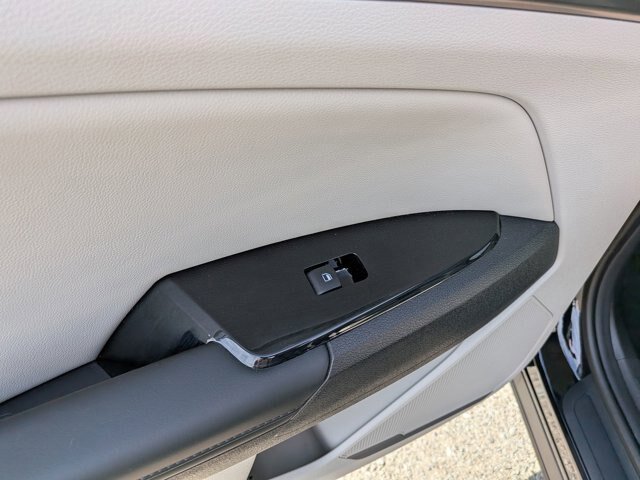 Used 2025 Kia Sportage EX w/ Premium Package FWD image 28