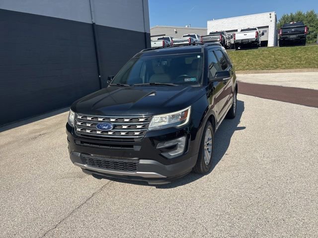 Certified 2017 Ford Explorer XLT w/ Equipment Group 202A FWD image 11