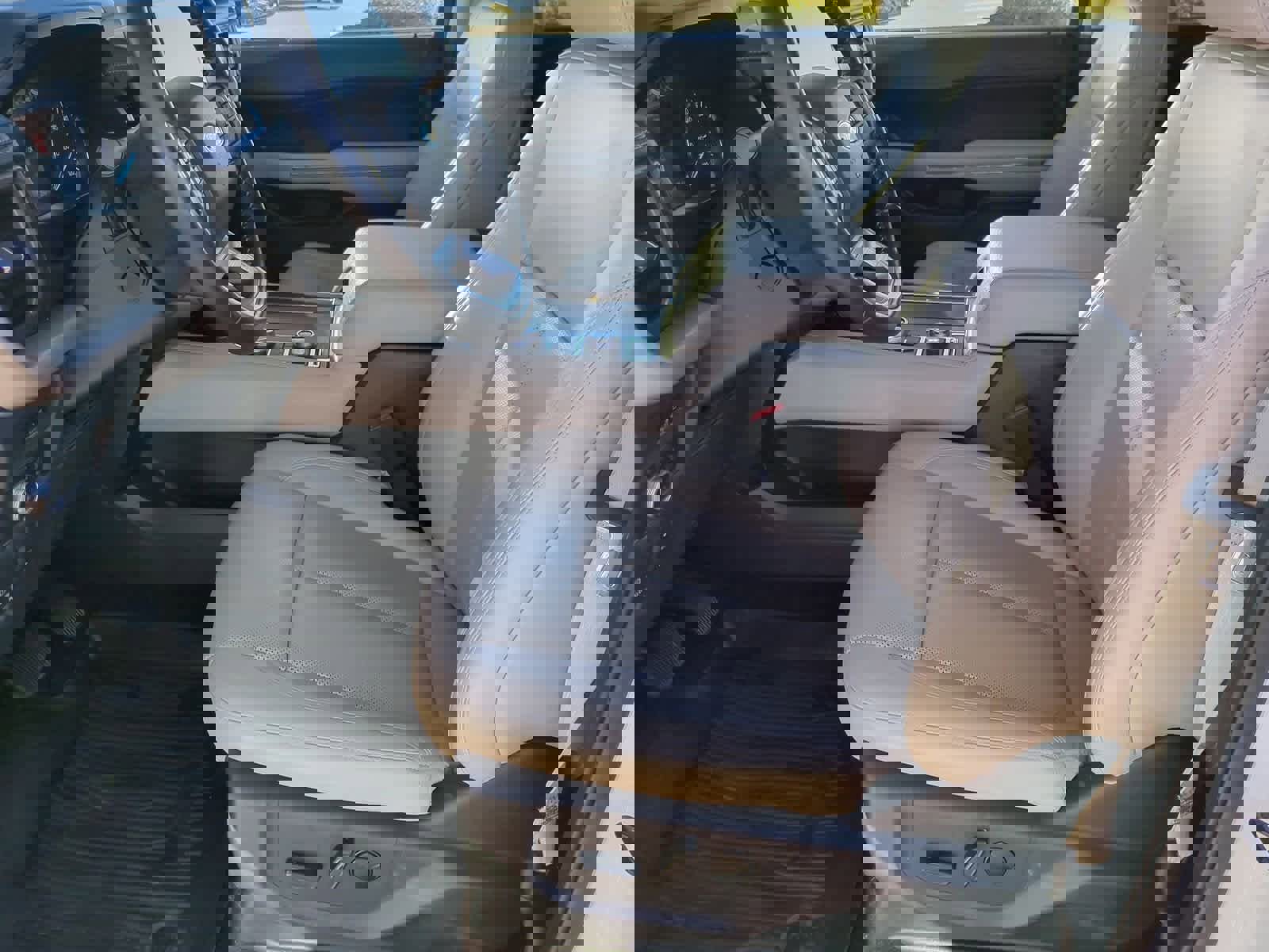 Certified 2022 Ford Expedition XLT image 16