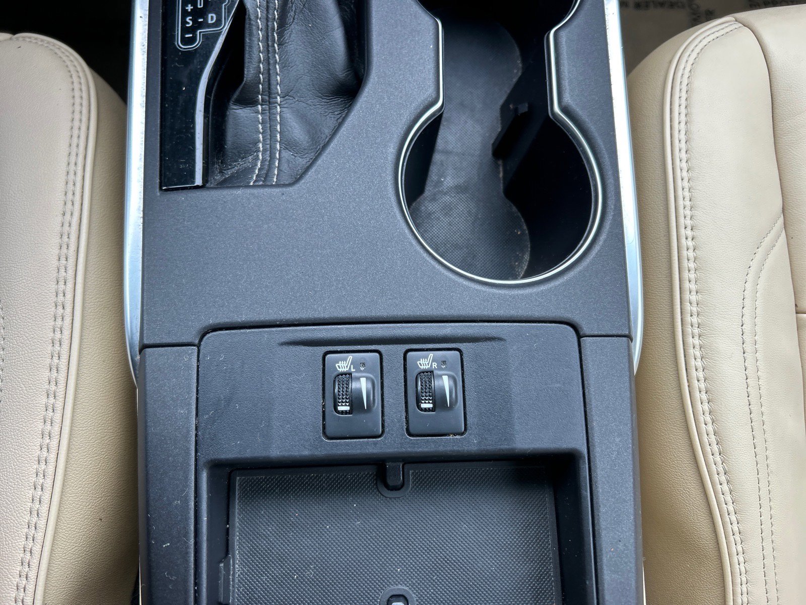 Used 2017 Toyota Camry XLE image 27