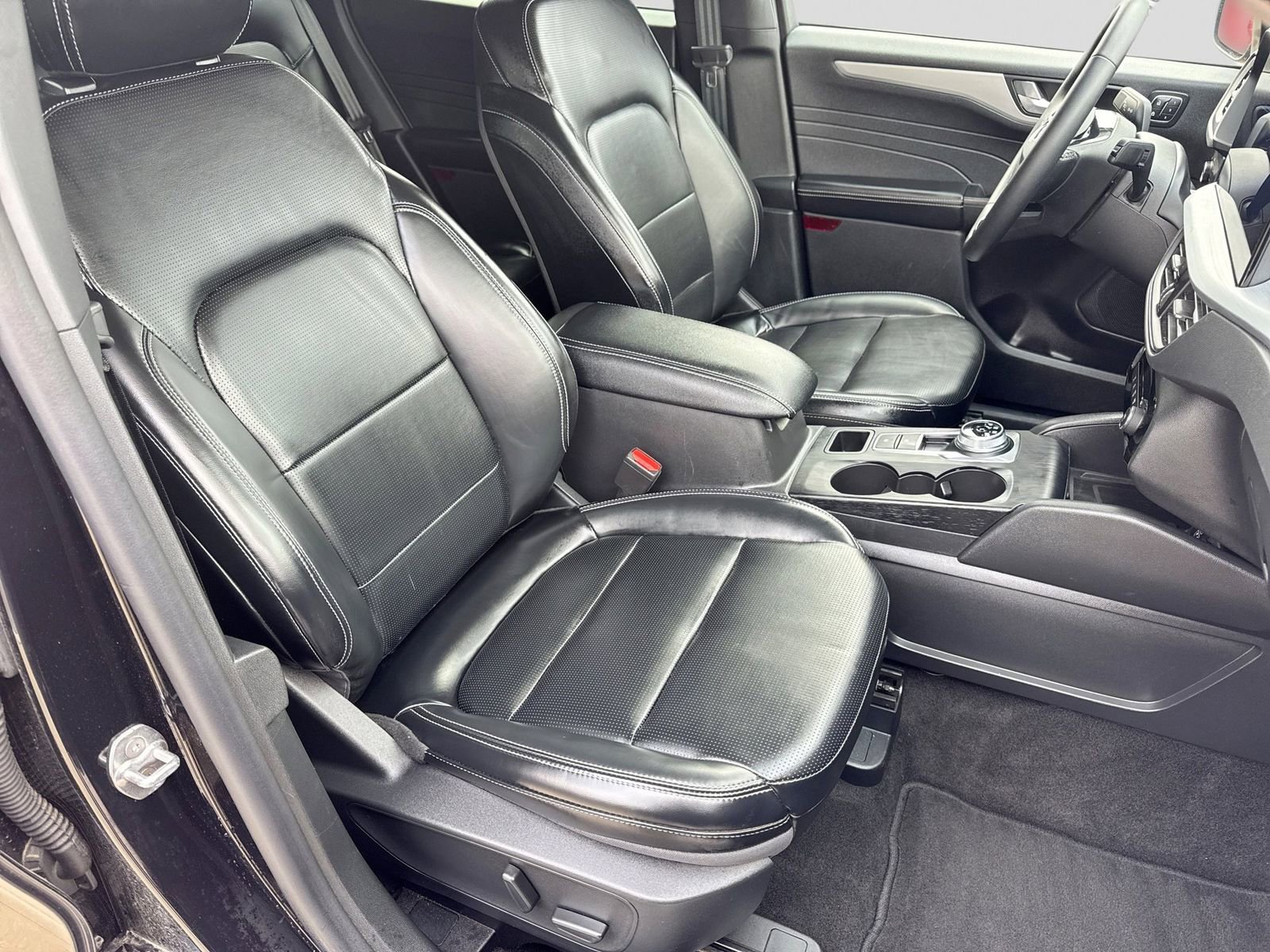 Certified 2025 Ford Escape Platinum image 20