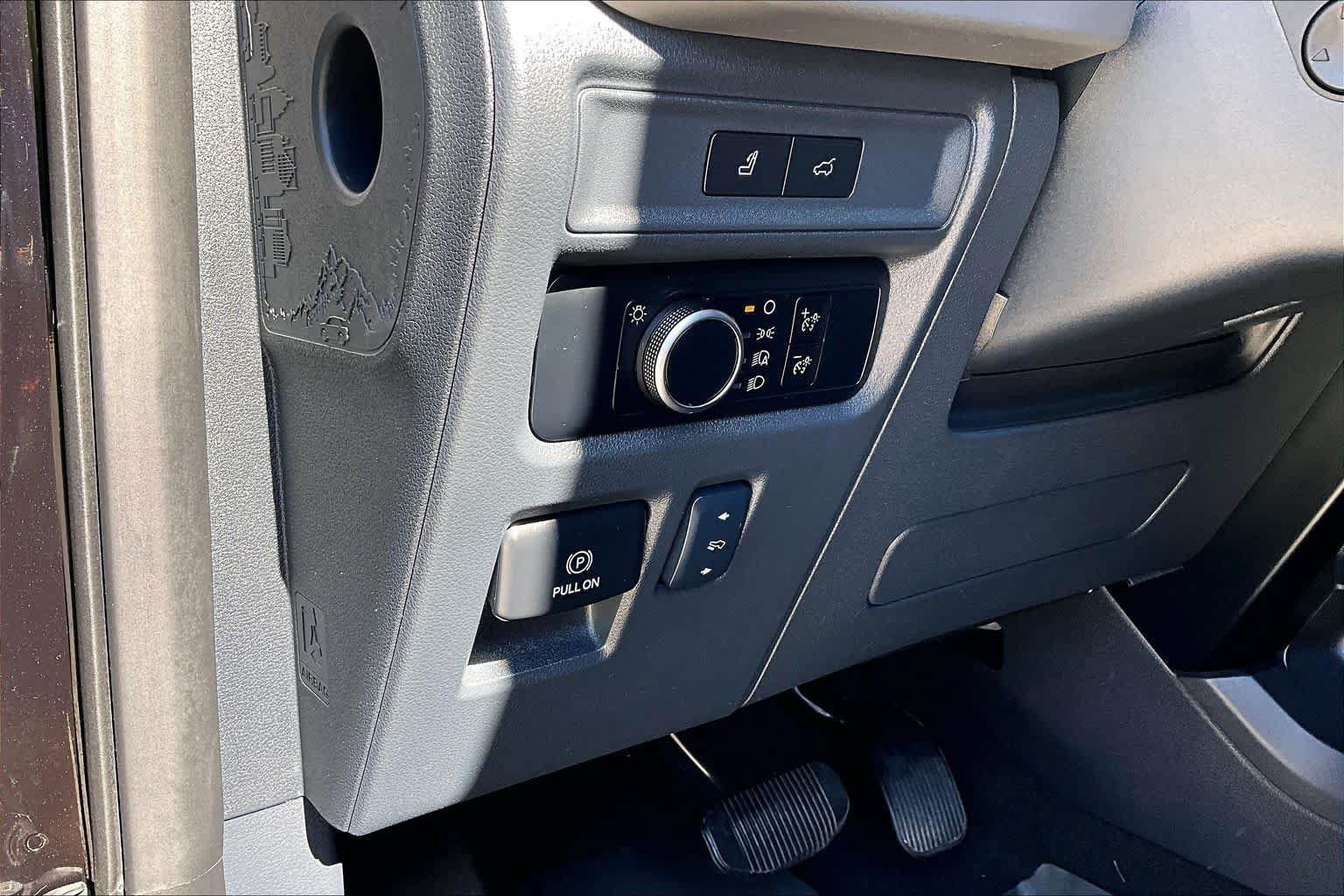 Certified 2024 Ford Expedition XLT AWD/4WD image 37