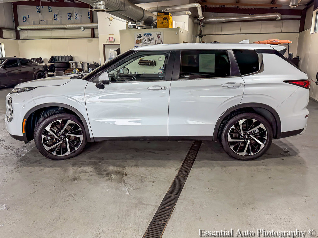 Used 2024 Mitsubishi Outlander SE AWD/4WD image 4