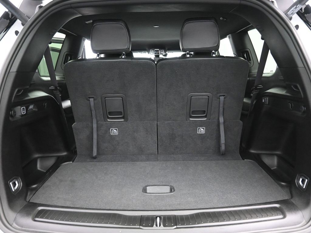 Used 2024 Jeep Grand Cherokee L Limited w/ Black Appearance Package image 23