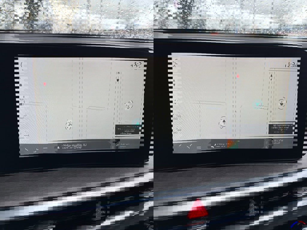 Used 2025 Kia Sorento SX image 29