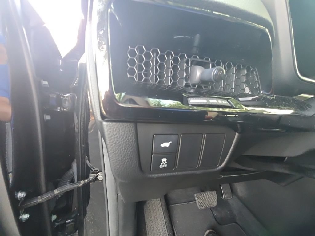 Used 2023 Honda CR-V EX-L image 6