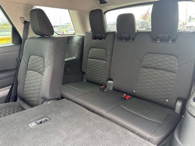Used 2025 Nissan Pathfinder SV AWD/4WD image 19