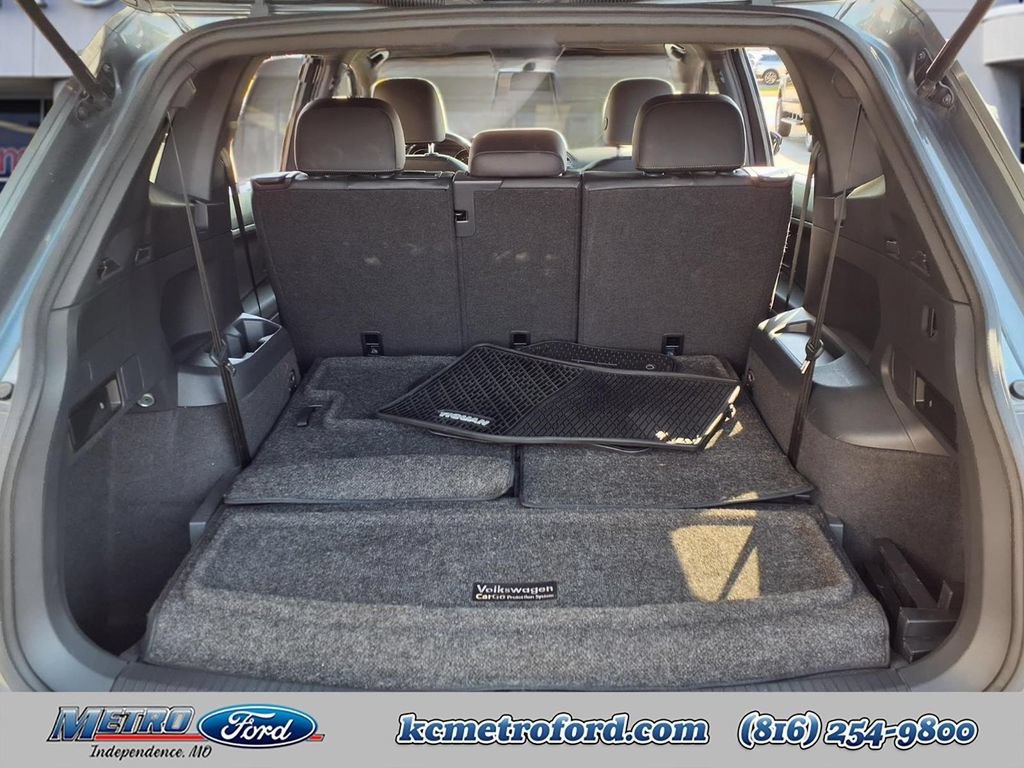 Used 2020 Volkswagen Tiguan SE R-Line FWD image 31