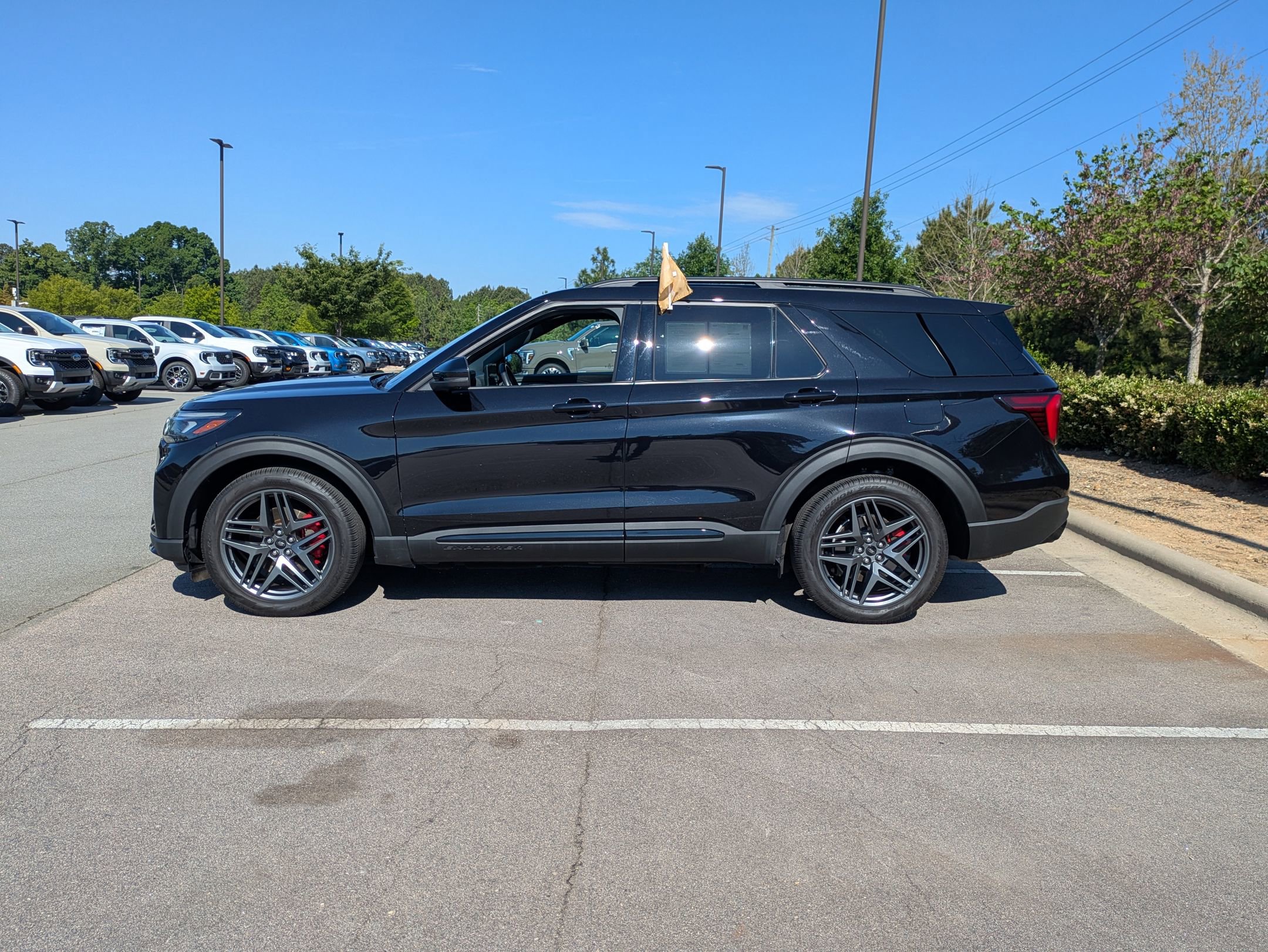 Certified 2025 Ford Explorer ST AWD/4WD image 7