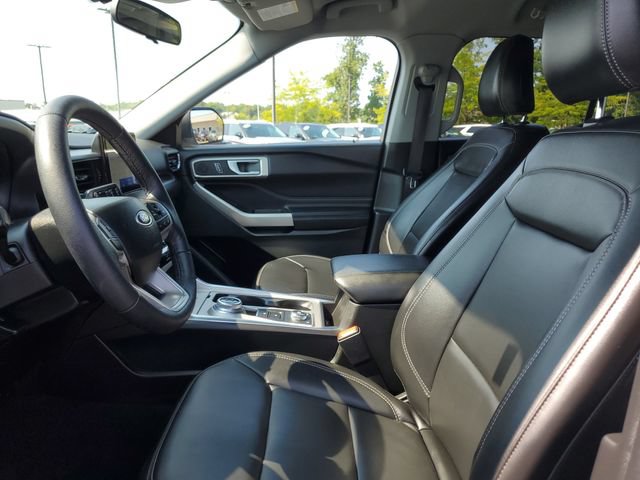 Certified 2023 Ford Explorer XLT w/ Equipment Group 202A AWD/4WD image 9
