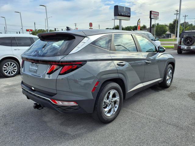 Used 2024 Hyundai Tucson SE FWD image 2