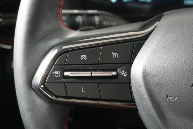 Used 2025 Chevrolet Equinox RS AWD/4WD image 14