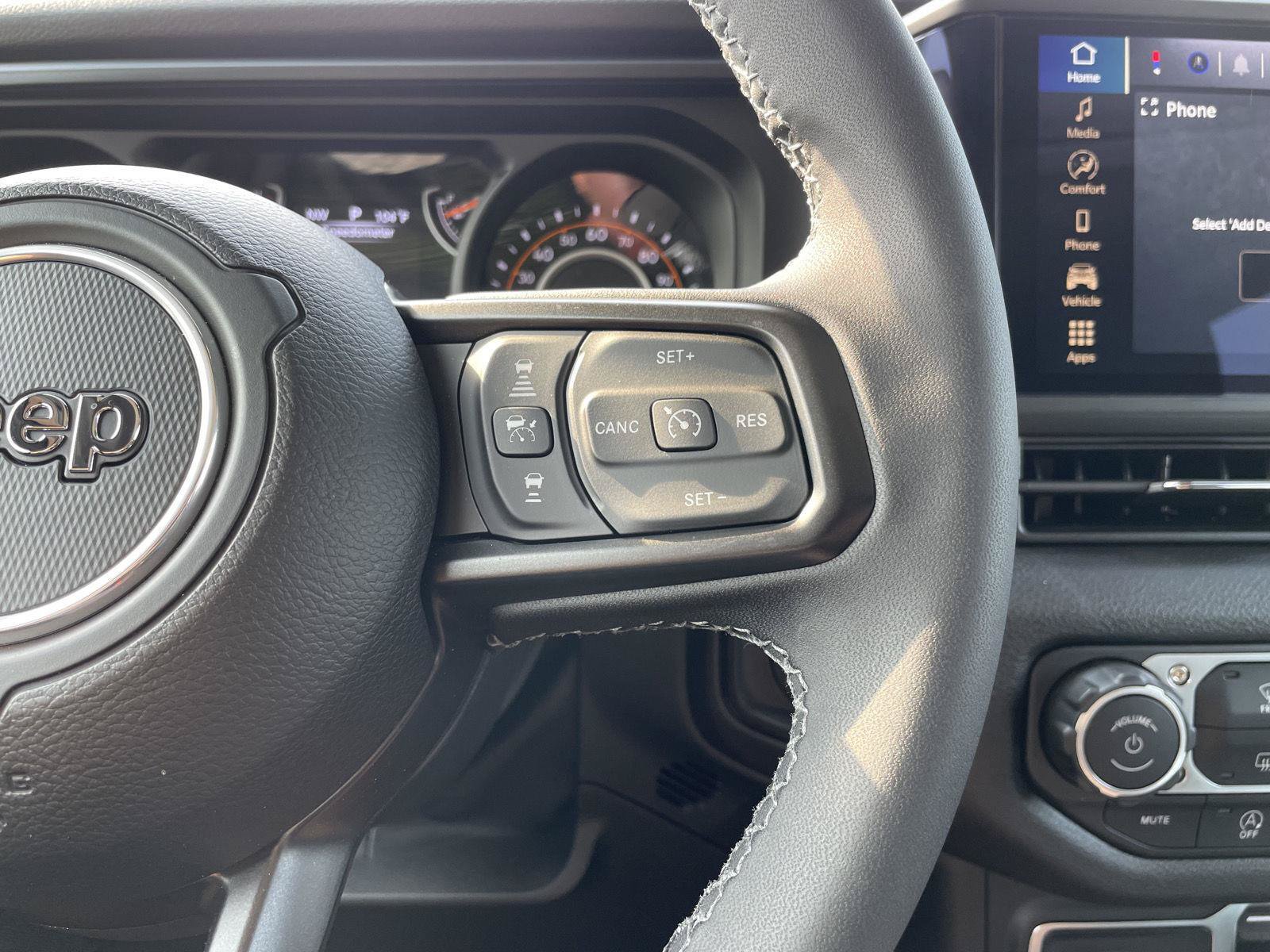 Used 2025 Jeep Wrangler Unlimited Sport AWD/4WD image 14