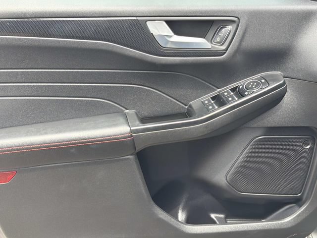 Certified 2025 Ford Escape ST-Line Select AWD/4WD image 17