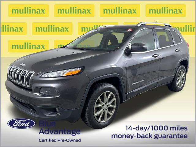 Used 2017 Jeep Cherokee Latitude w/ Cold Weather Group FWD image 14