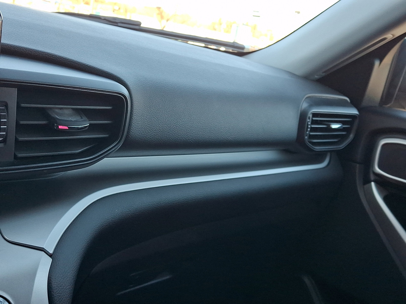 Certified 2021 Ford Explorer XLT image 25