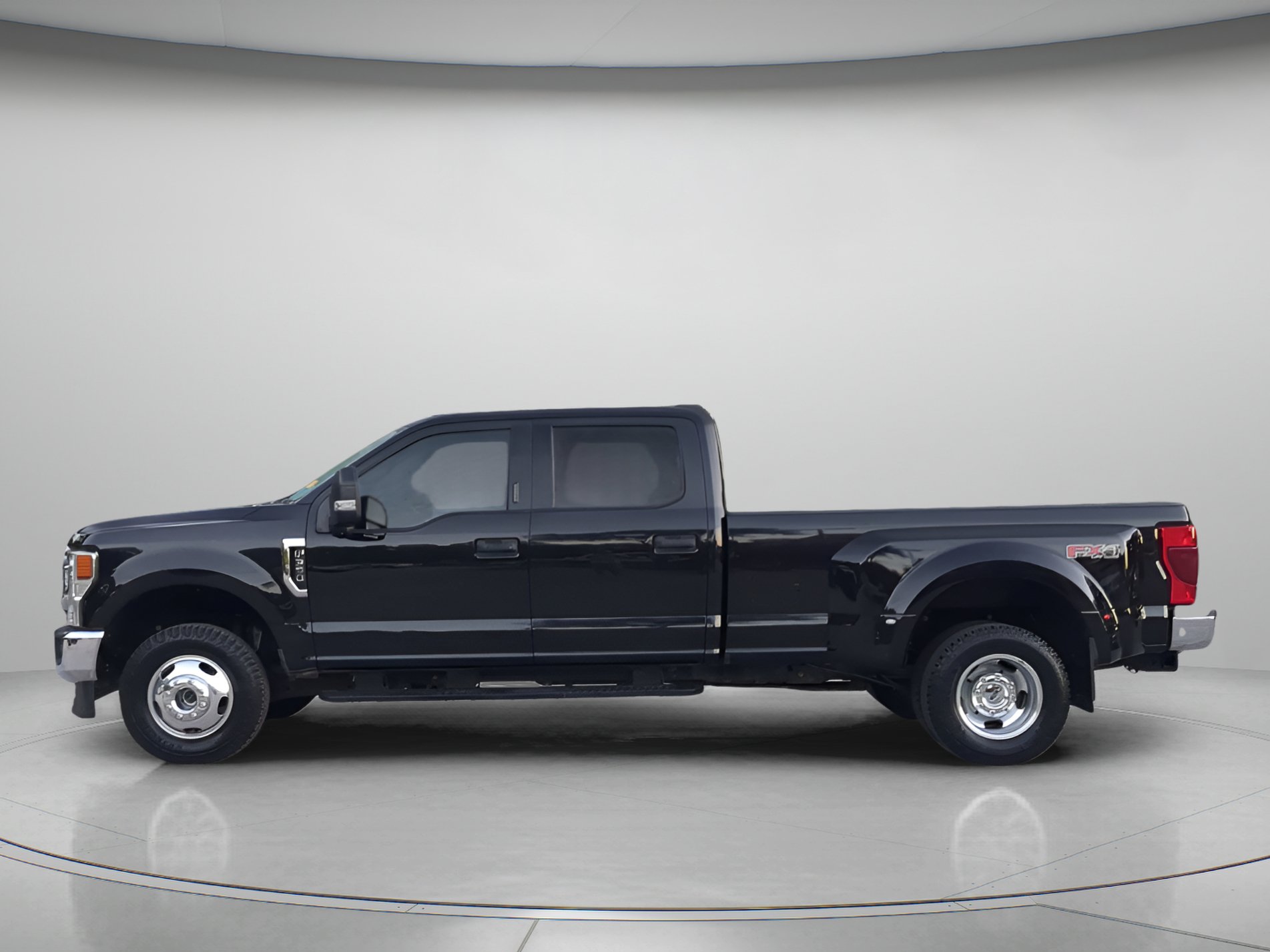 Certified 2020 Ford F350 XLT w/ XLT Value Package AWD/4WD image 43