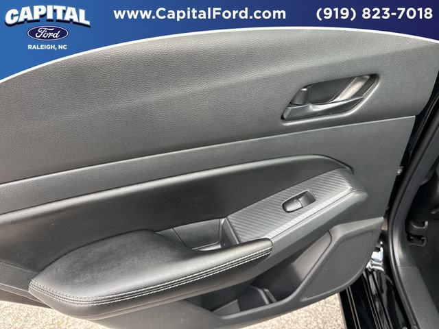 Used 2025 Nissan Altima 2.5 SV FWD image 17