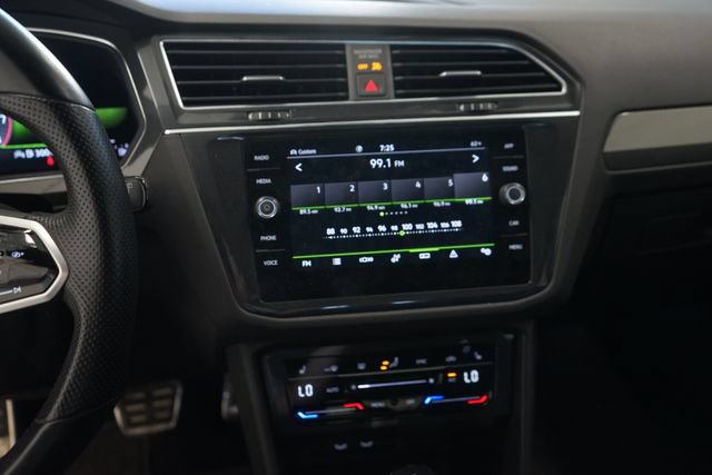 Used 2022 Volkswagen Tiguan SE R-Line AWD/4WD image 19