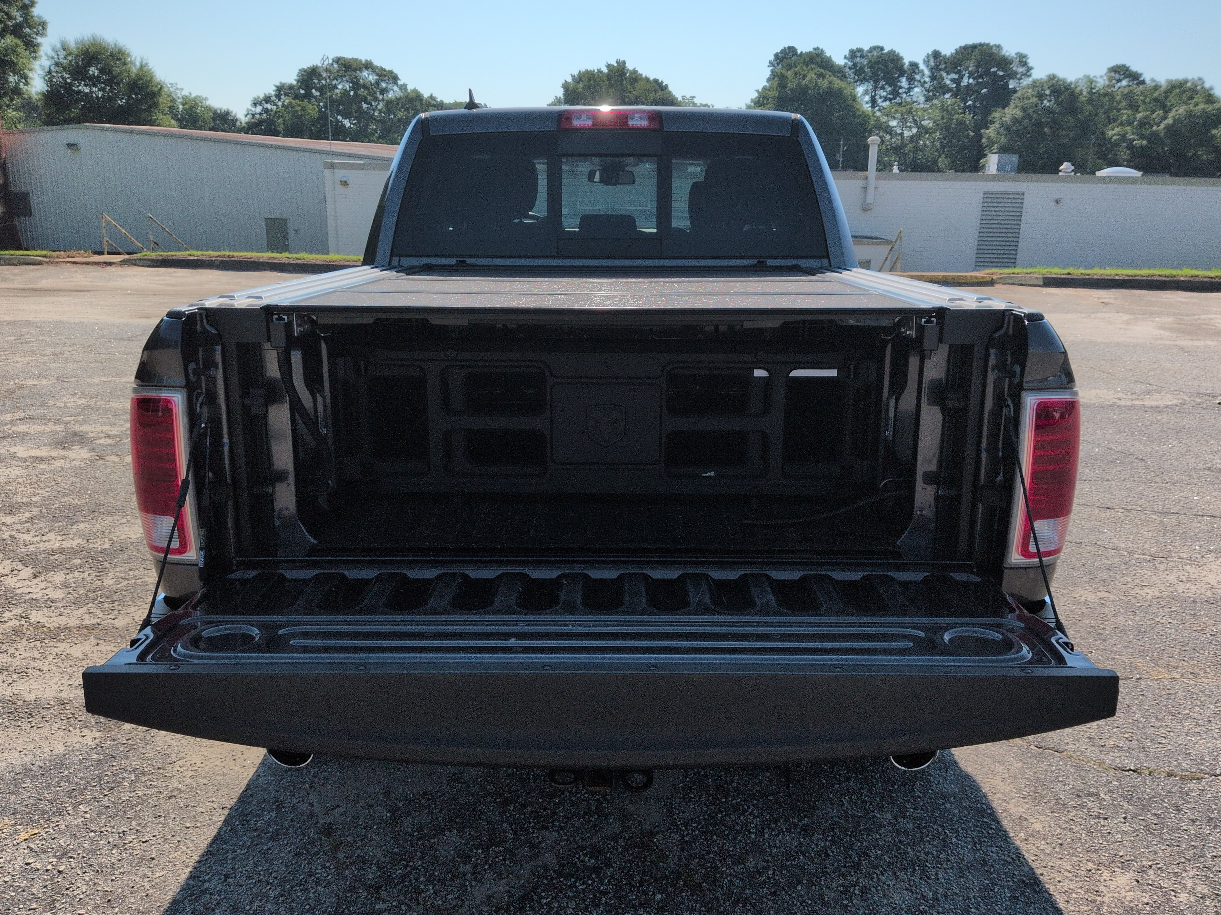 Used 2017 RAM 1500 Laramie w/ Convenience Group AWD/4WD image 11