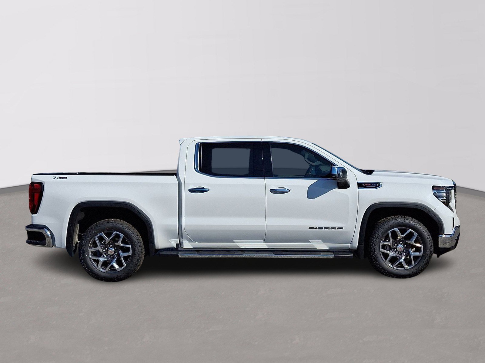 Used 2023 GMC Sierra 1500 SLT w/ SLT Premium Package AWD/4WD image 7