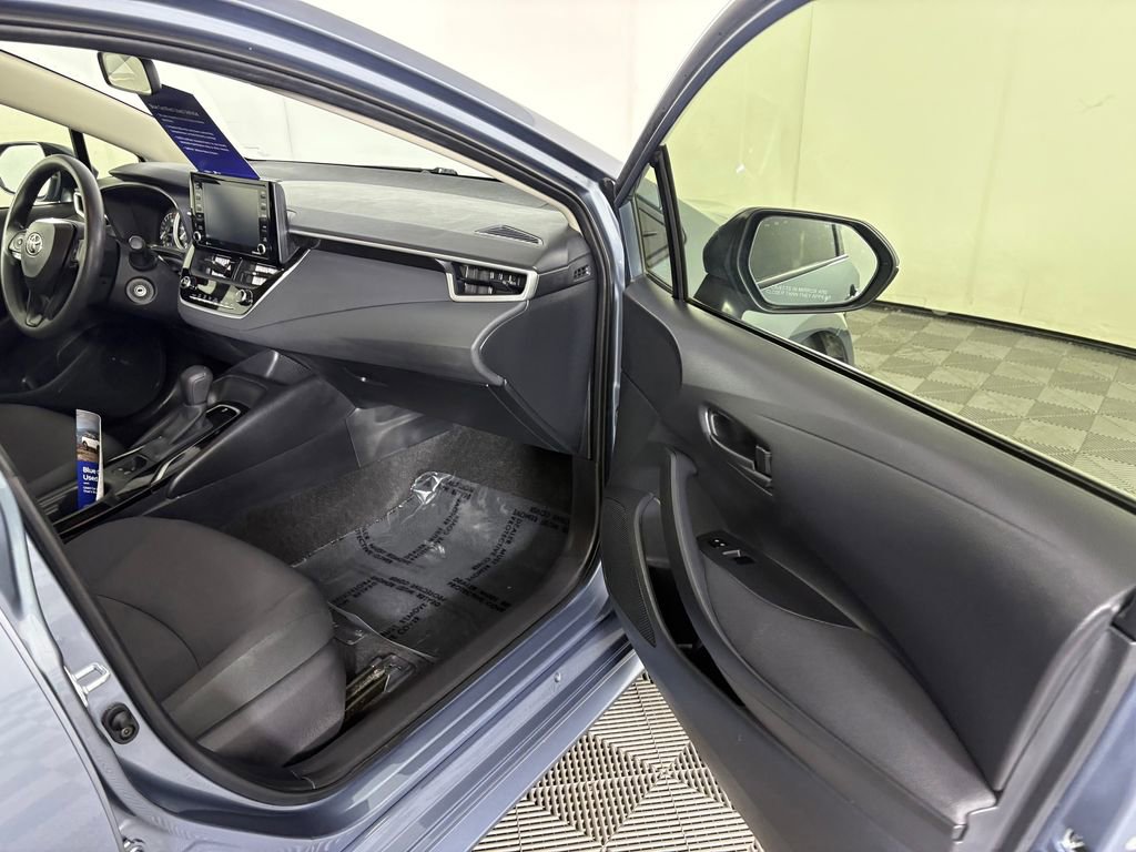 Used 2022 Toyota Corolla LE FWD image 31