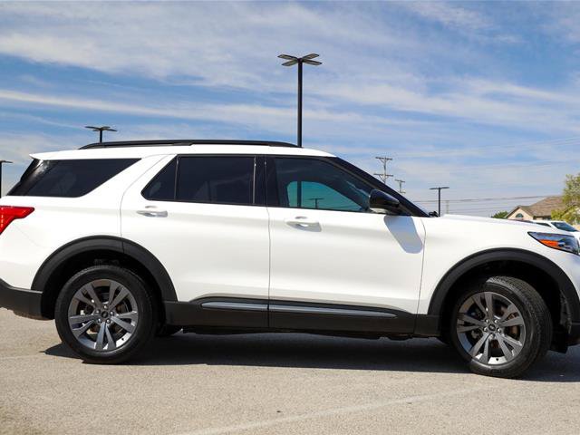 Certified 2024 Ford Explorer XLT w/ XLT Sport Appearance Package AWD/4WD image 6