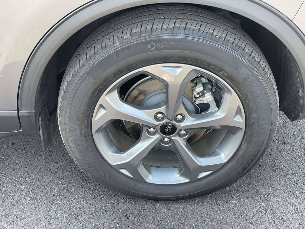 Certified 2025 Ford Escape ST-Line w/ Equipment Group 301A FWD image 9