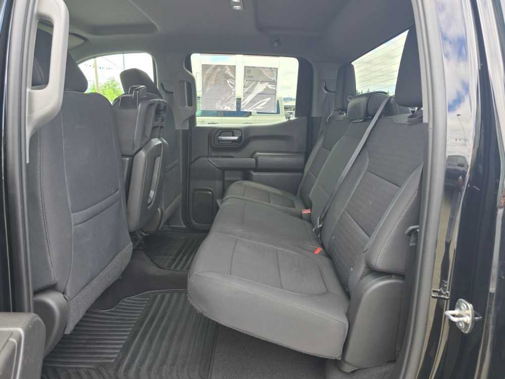 Used 2022 Chevrolet Silverado 1500 Custom w/ LPO, Blackout Package AWD/4WD image 17
