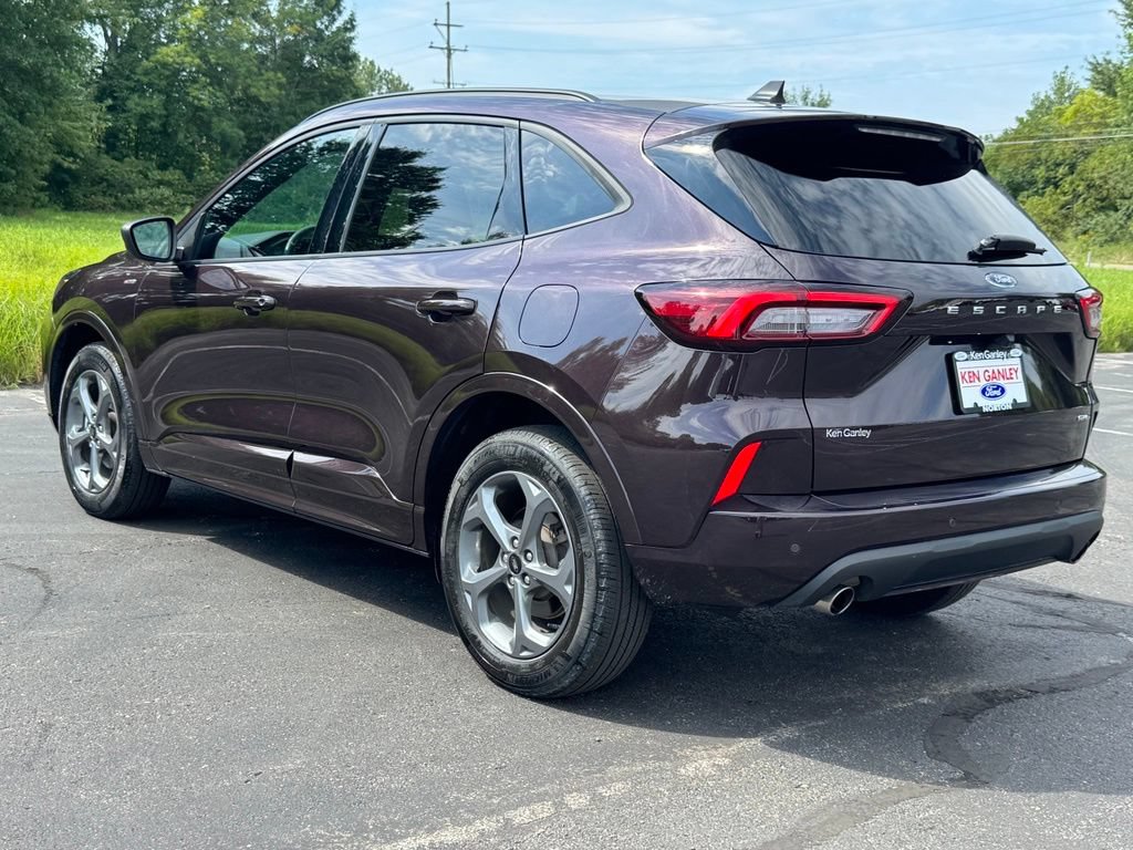 Certified 2023 Ford Escape ST-Line w/ Tech Pack #1 AWD/4WD image 11