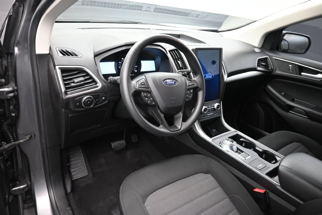 Certified 2024 Ford Edge SE w/ Black Appearance Package AWD/4WD image 11