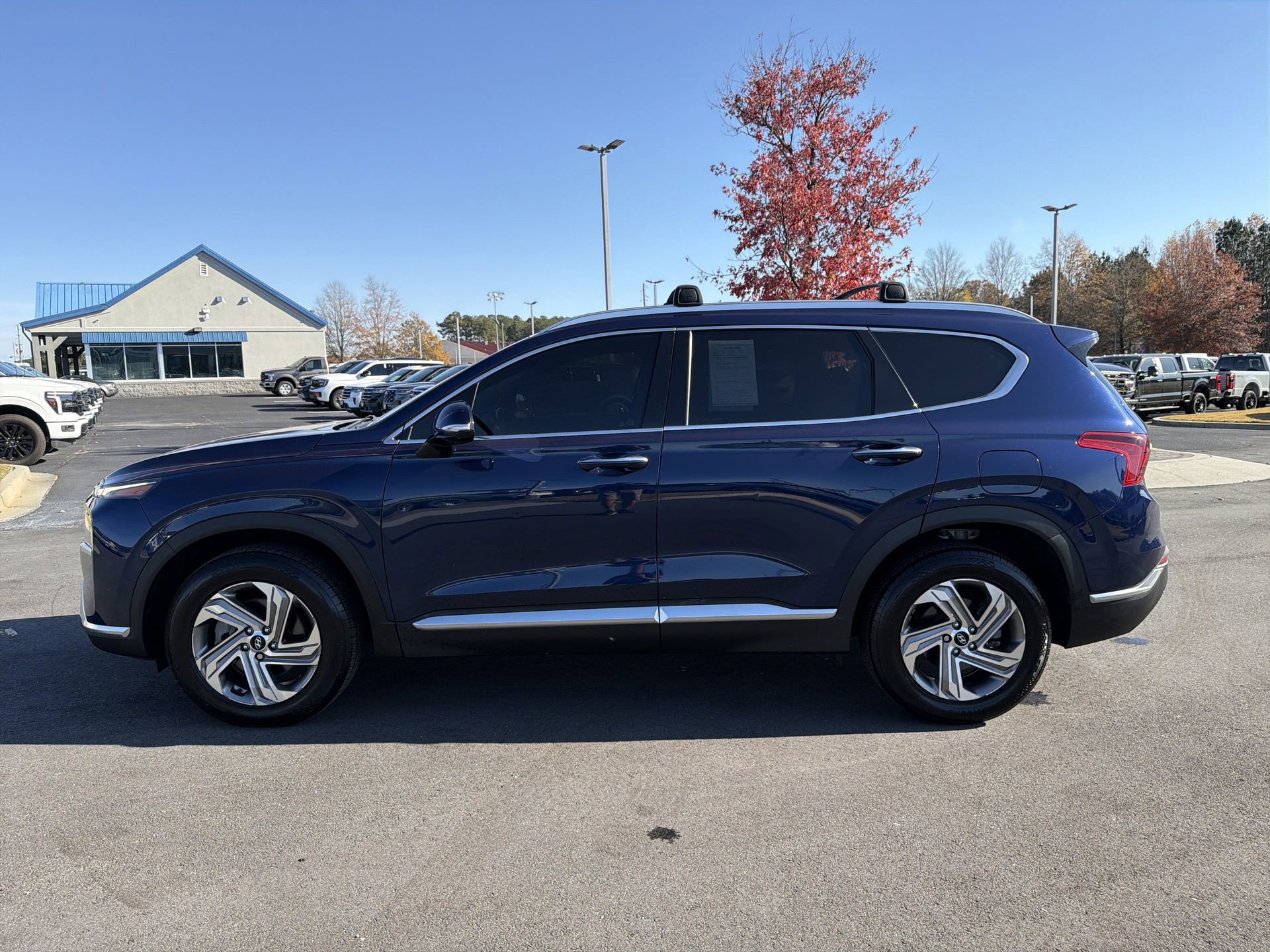 Used 2022 Hyundai Santa Fe SEL w/ Convenience Package image 2