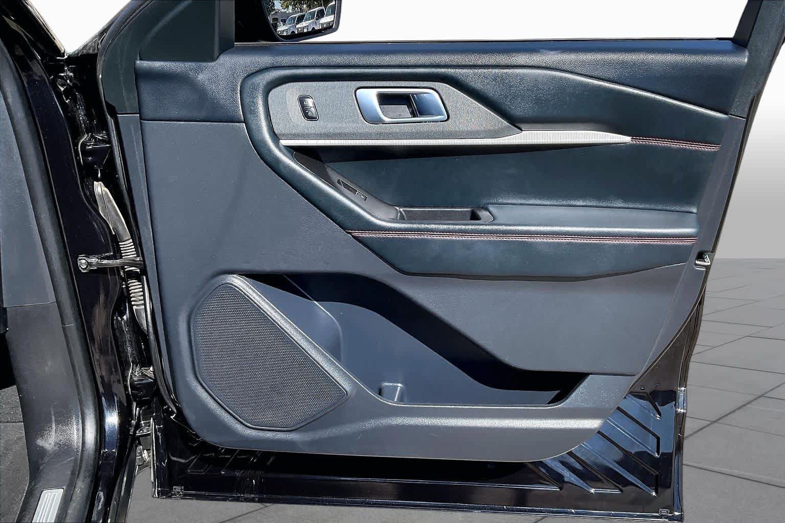 Certified 2025 Ford Explorer ST-Line AWD/4WD image 22