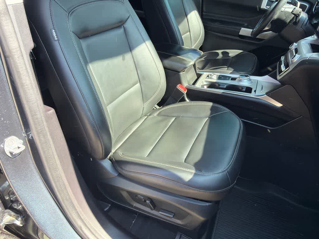 Certified 2022 Ford Explorer XLT w/ Equipment Group 202A AWD/4WD image 12