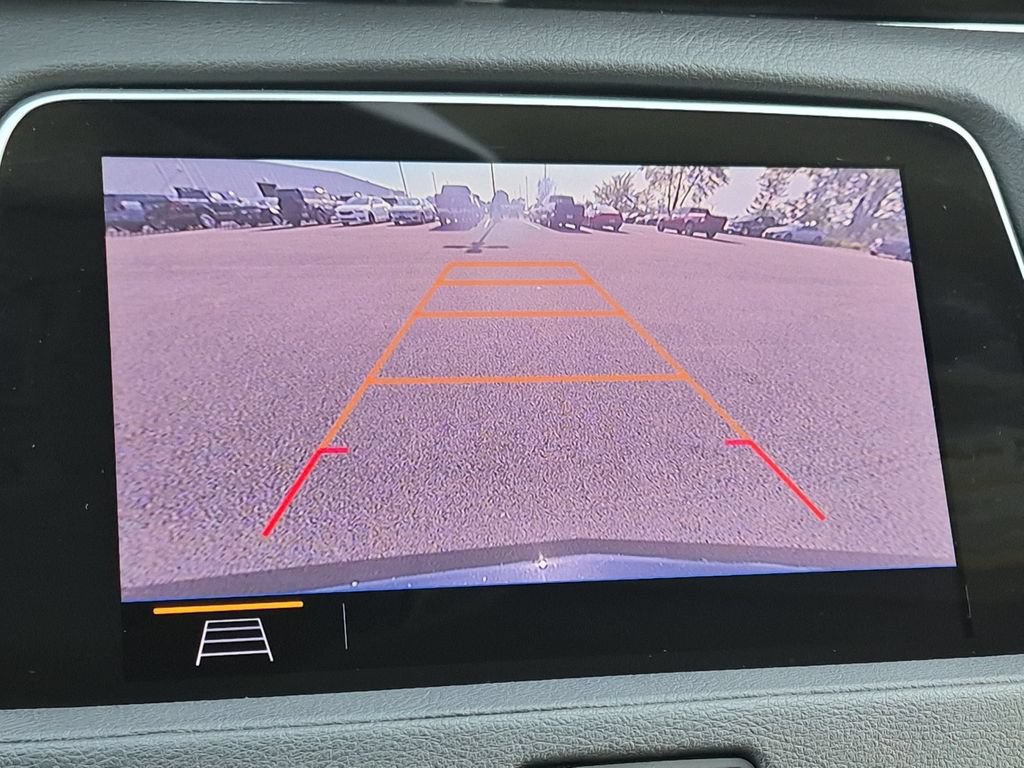 Used 2019 Cadillac XT4 Luxury w/ Cold Weather Package FWD image 14
