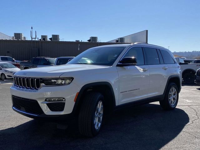 Used 2023 Jeep Grand Cherokee Limited image 8