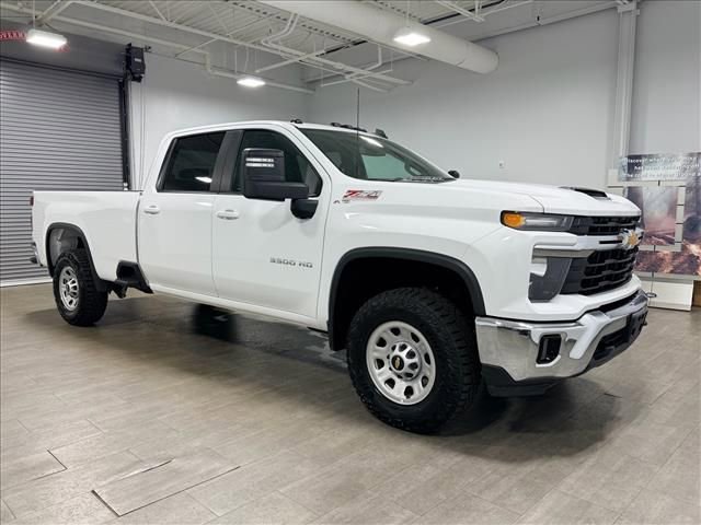 Used 2024 Chevrolet Silverado 3500 LT w/ Safety Package AWD/4WD image 2